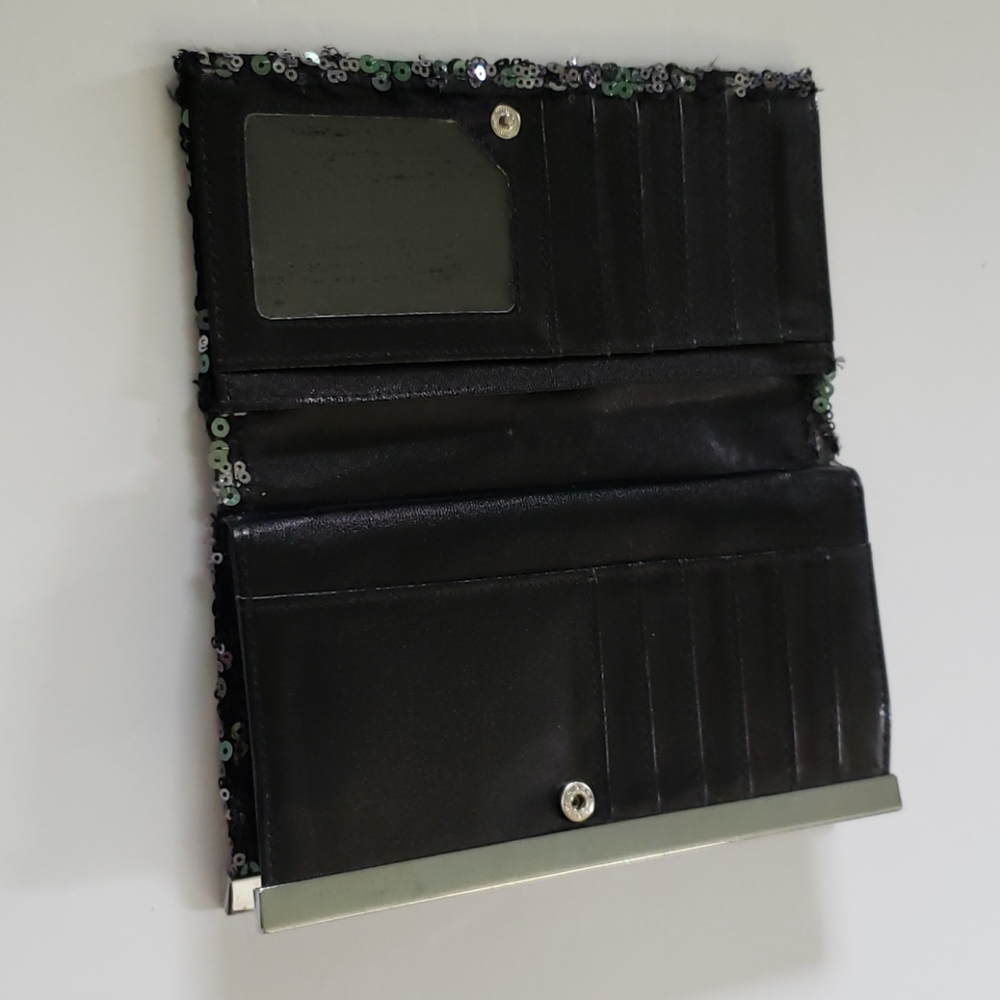 Wallet - Picture 2 of 6